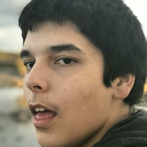 Meet your Posher, Louis